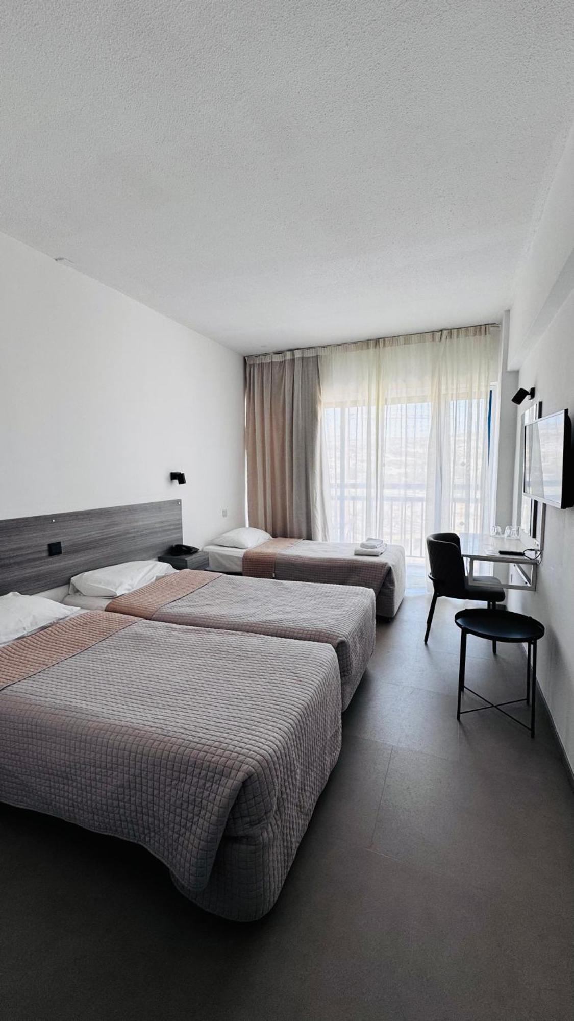 Navarria Blue Hotel Limasol Dış mekan fotoğraf
