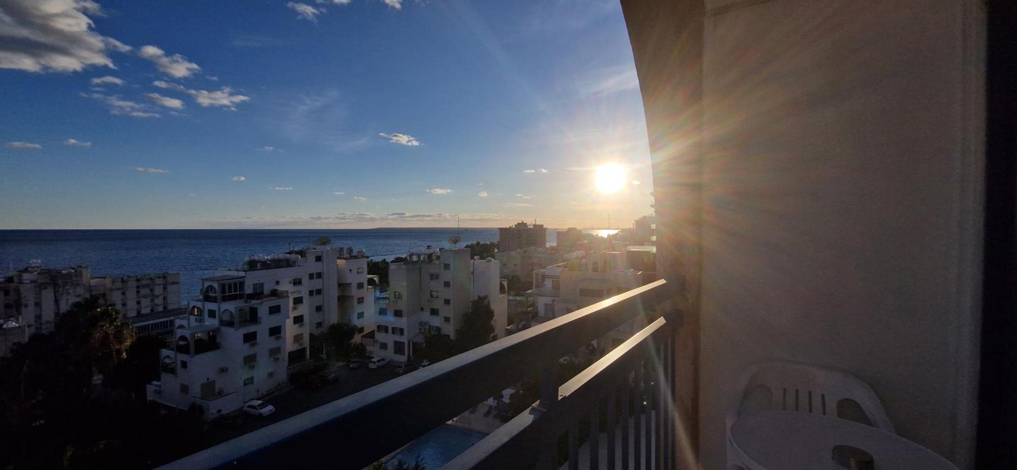 Navarria Blue Hotel Limasol Dış mekan fotoğraf