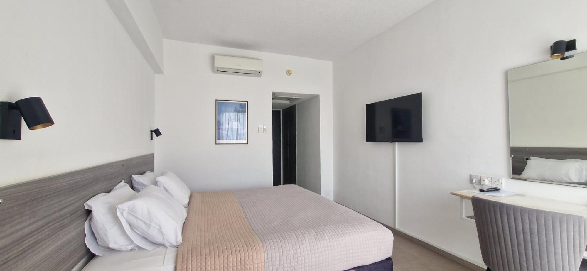 Navarria Blue Hotel Limasol Dış mekan fotoğraf